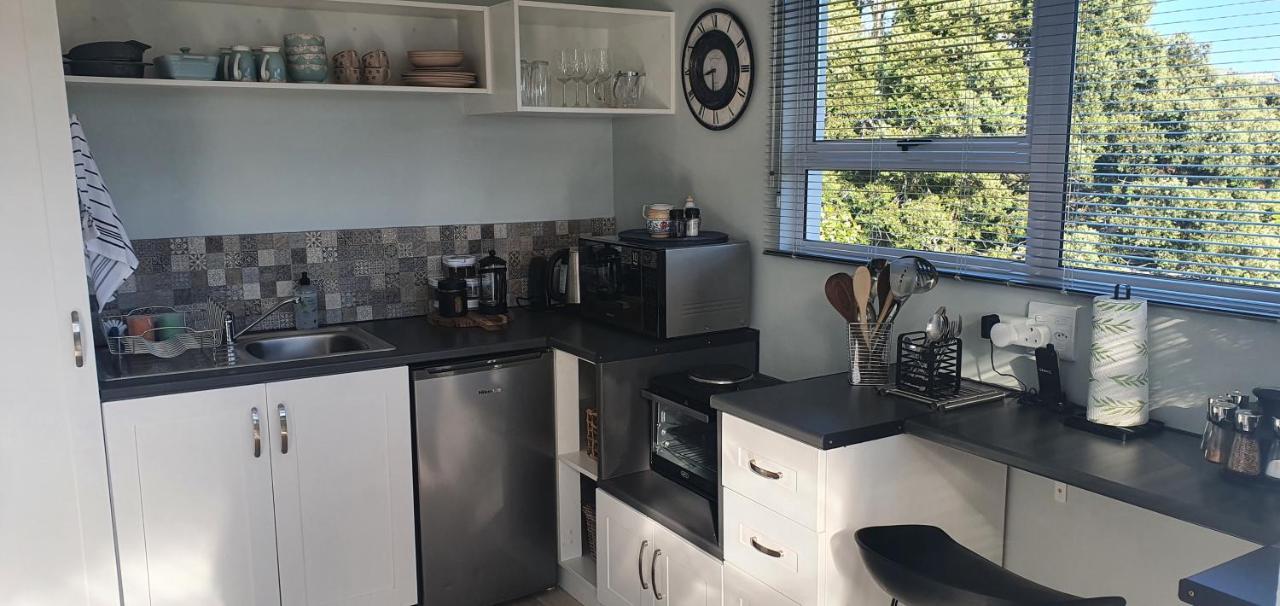 Modern Solar Powered 1 Bed Studio Apartment With Amazing Views Plettenberg Bay Eksteriør bilde