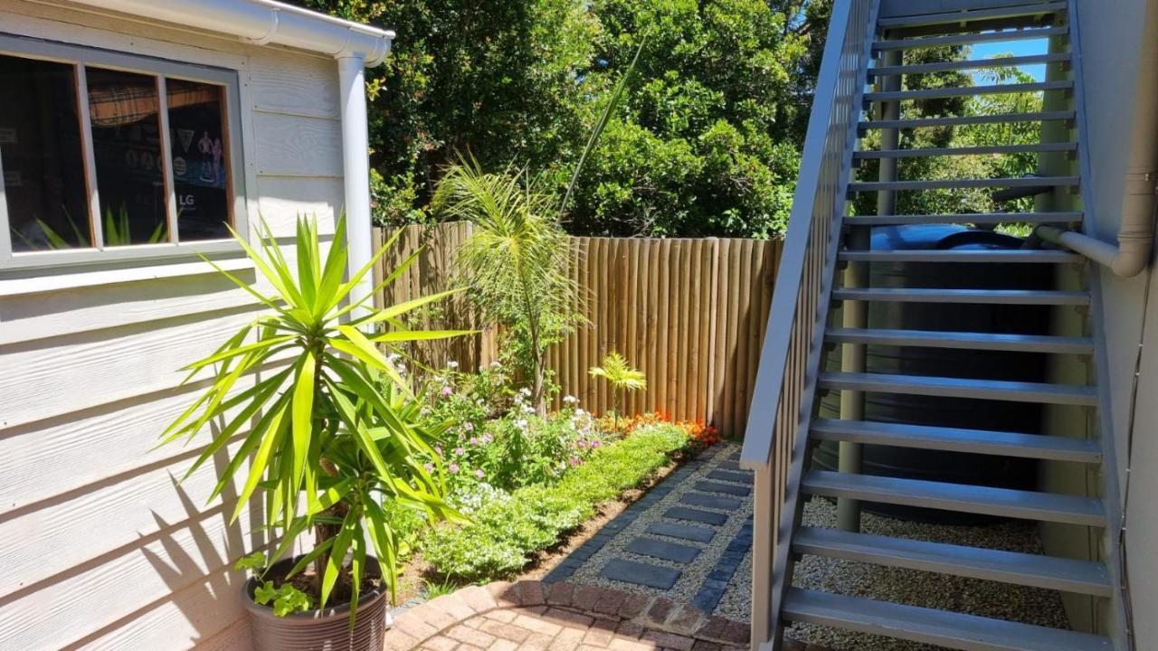 Modern Solar Powered 1 Bed Studio Apartment With Amazing Views Plettenberg Bay Eksteriør bilde